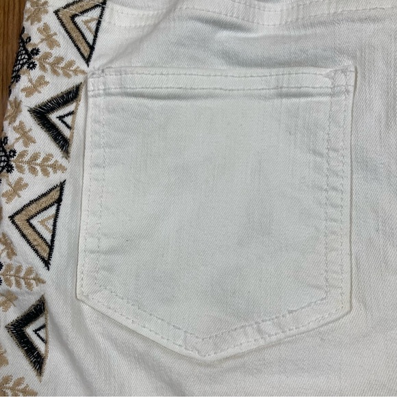 Anthro Pilcro and the Letterpress White Embroidered Denim Skirt - Size 4 - Picture 5 of 8